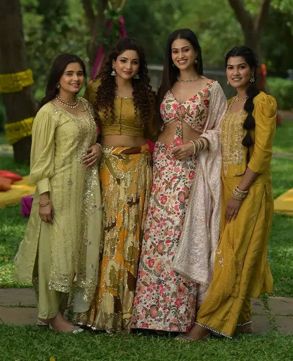 ethnic dress for mehndi function